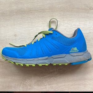 Men’s 11.5 Columbia Montrail shoes.